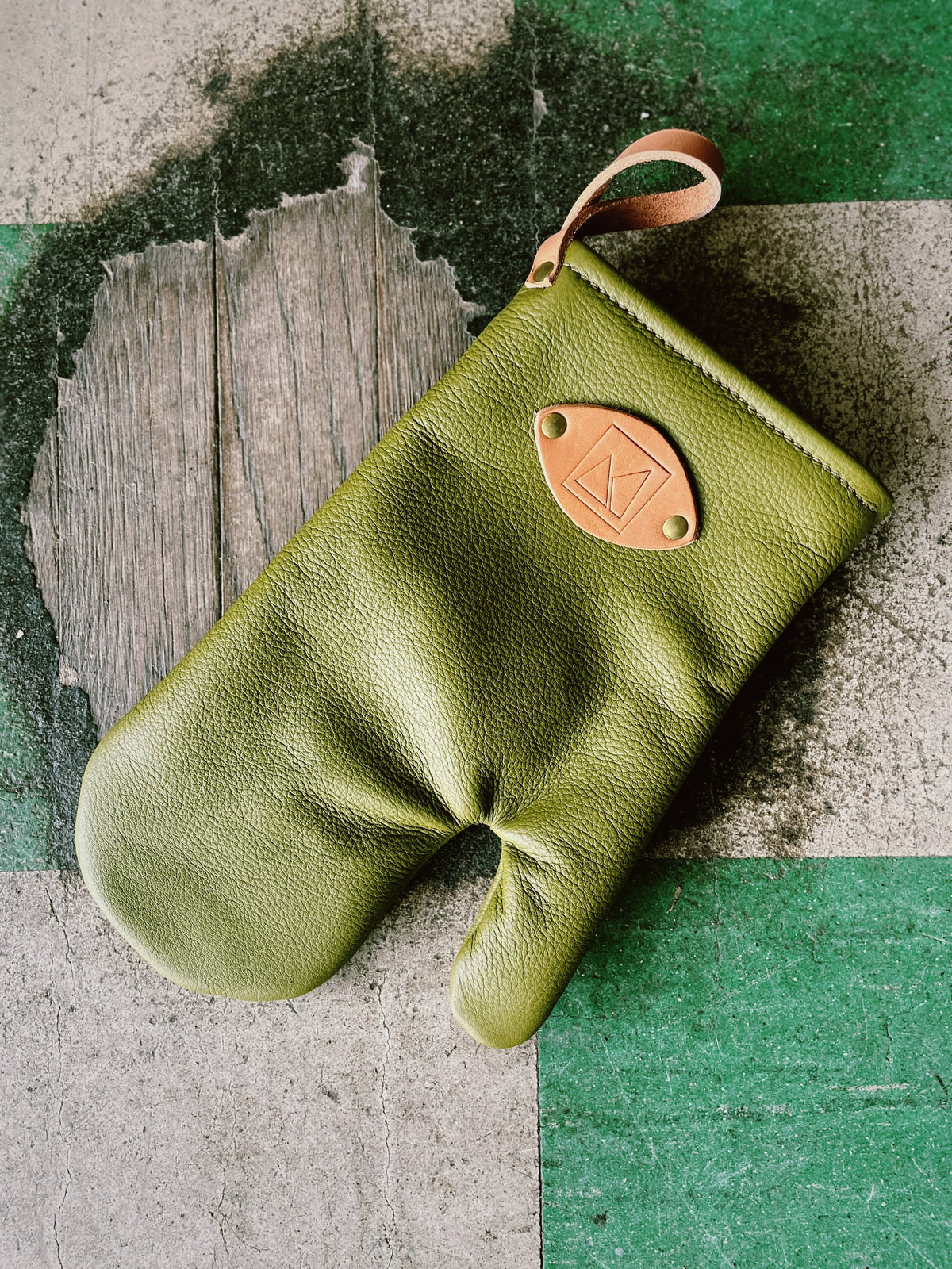 Italian Leather Classic Oven Mitt, Heat Resistant: Avocado